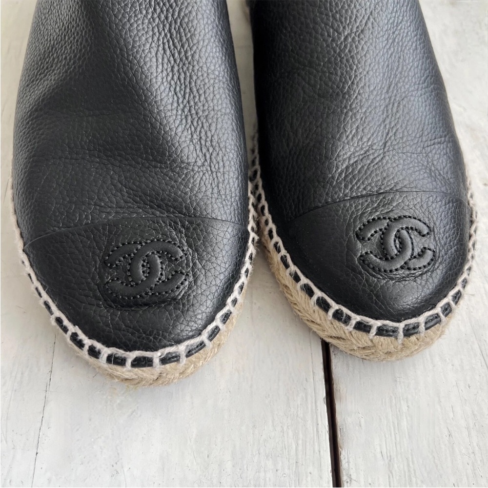 Rare CHANEL Womens CC Logo Cap Toe Espadrilles Black Leather sz 40 Tweed Quilted - Picture 9 of 15